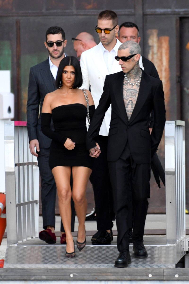 kourtney-kardashian-black-dress-fashion