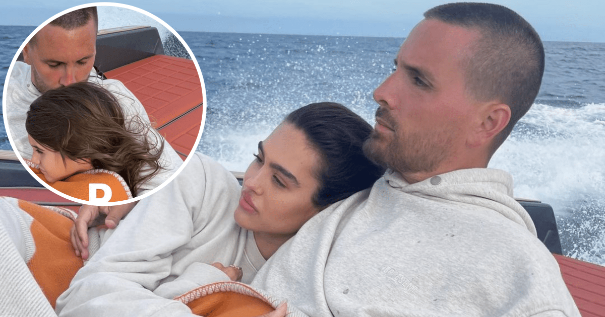 Scott Disick & Amelia Hamlin Get Cozy On Boat Outing Alongside 9-Year-Old  Disick Daughter Penelope! - Perez Hilton