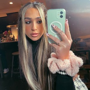 Kim Zolciak-Biermann's Daughter Ariana Denies Jaw Filler, Other Plastic Surgery Rumors After Weight Loss