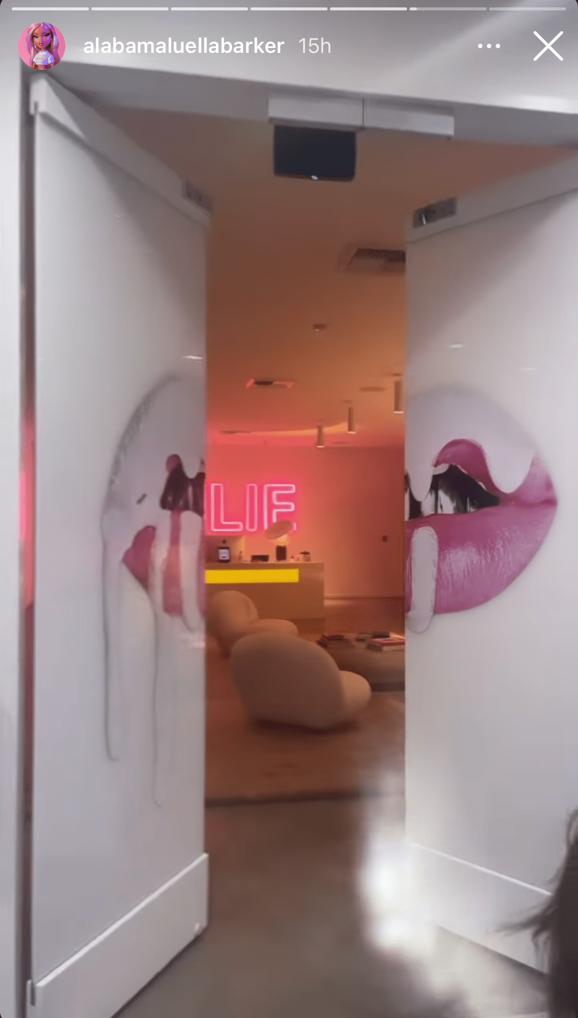 alabama-barker-kylie-cosmetics-office-tour