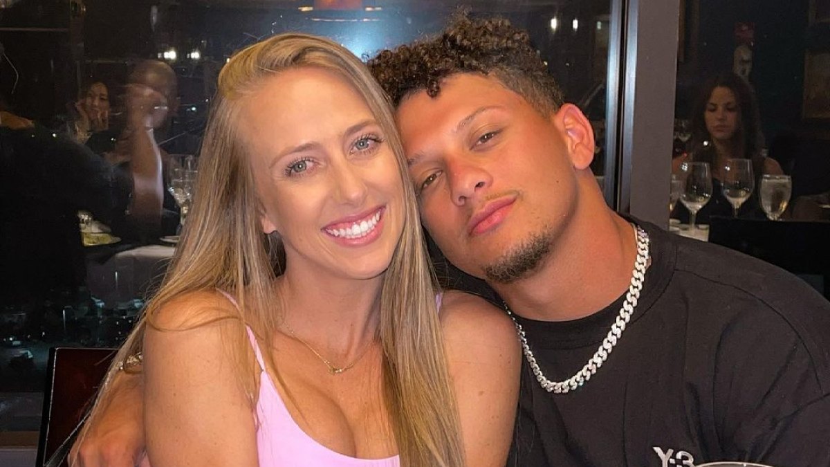 We Can’t Get Enough of These Cute NFL Couples! Tom and Gisele, Patrick and Brittany and More