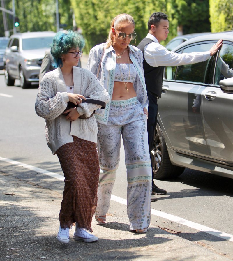 Jennifer Lopez Flaunts Abs in Crop Top With Daughter Emme 1