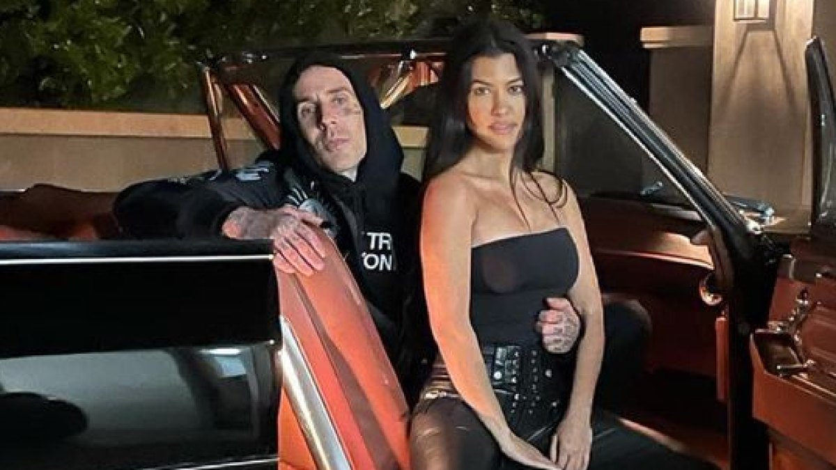 kourtney-travis-good-with-hands