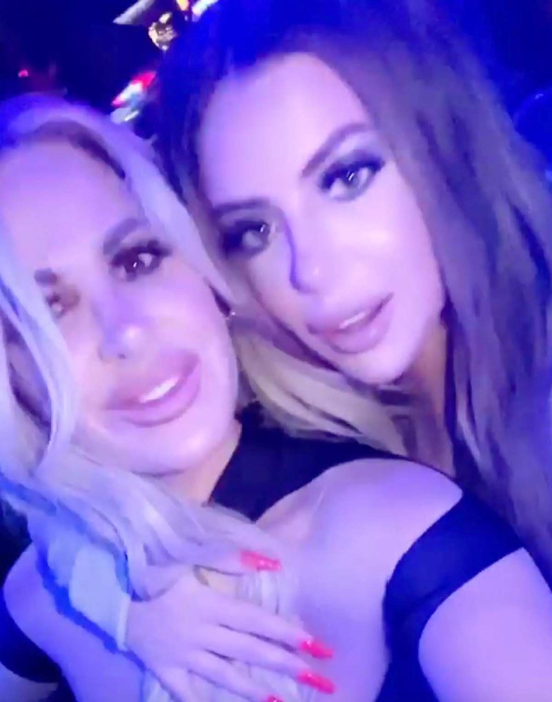 Kim Zolciaks Most Twinning Moments With Her Daughters Brielle Ariana Photos Look Alike Ladies