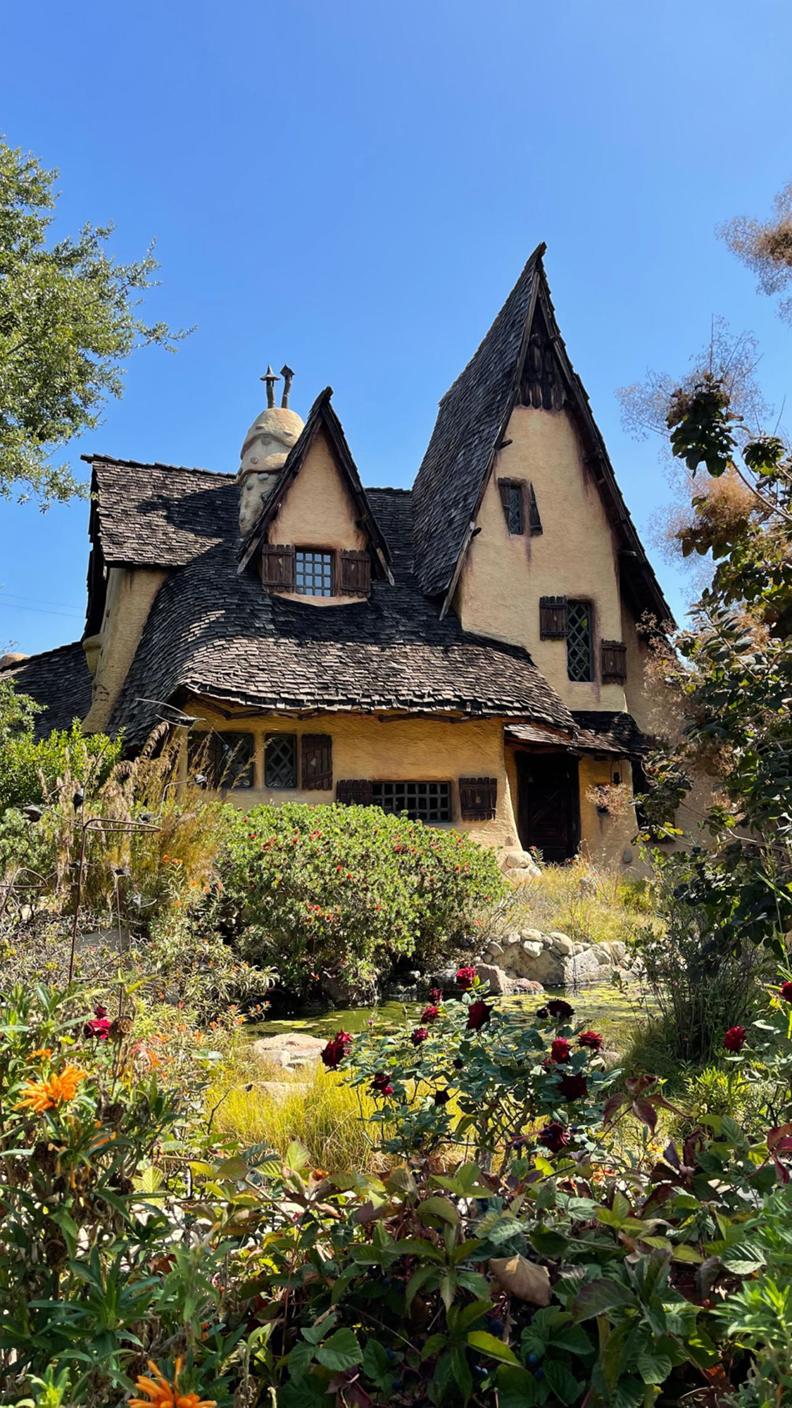 Kourtney and Travis Tour the Spooky ‘Witch’s House’ in Beverly Hills