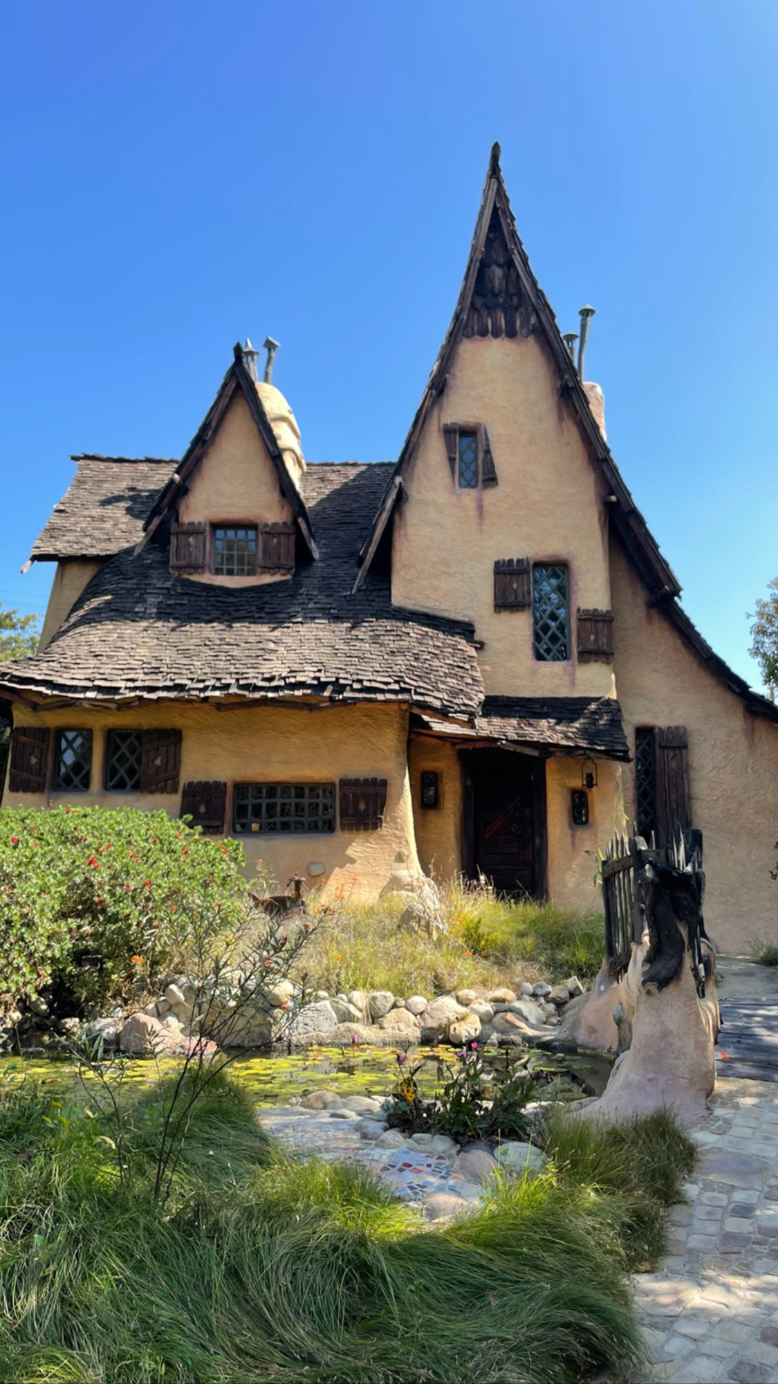 Kourtney and Travis Tour the Spooky ‘Witch’s House’ in Beverly Hills