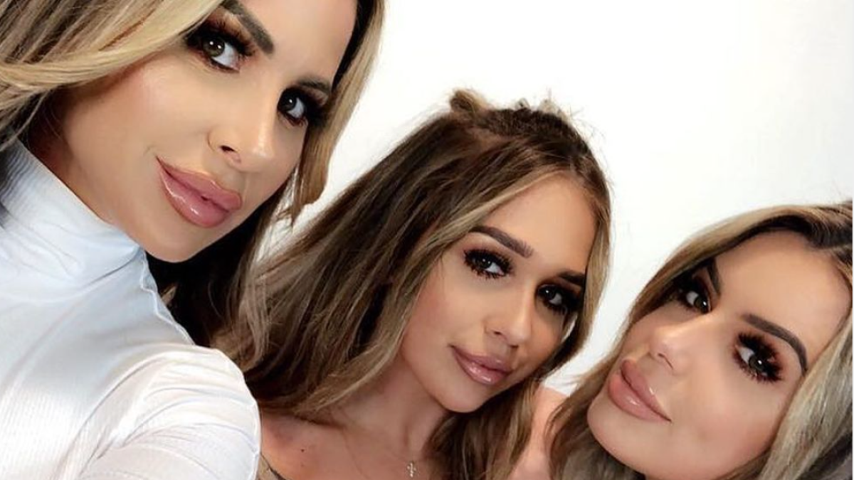 Kim Zolciak and Daughters Twinning Moments