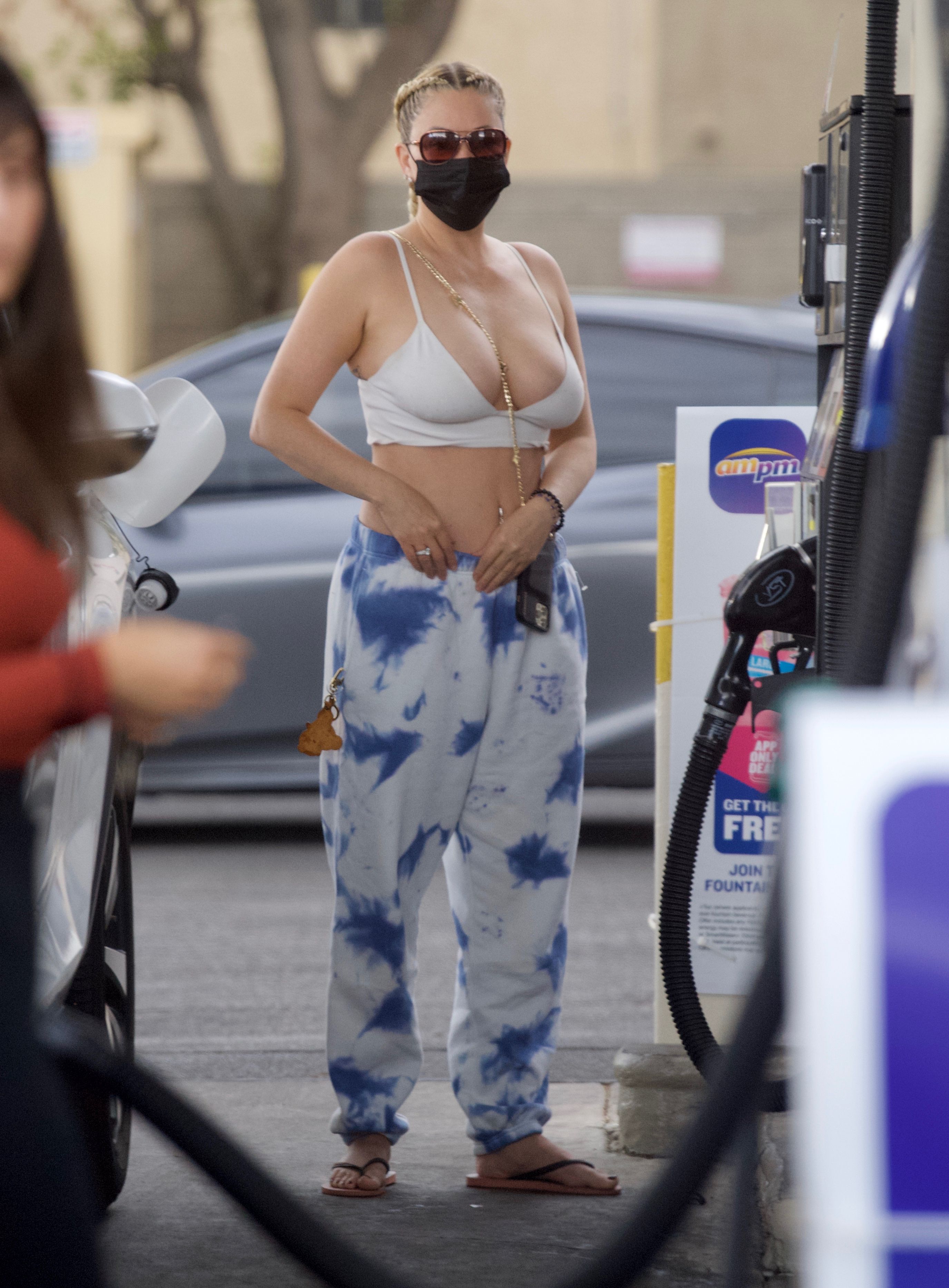 Shanna Moakler’s Hottest Braless Looks Over the Years: See Photos!