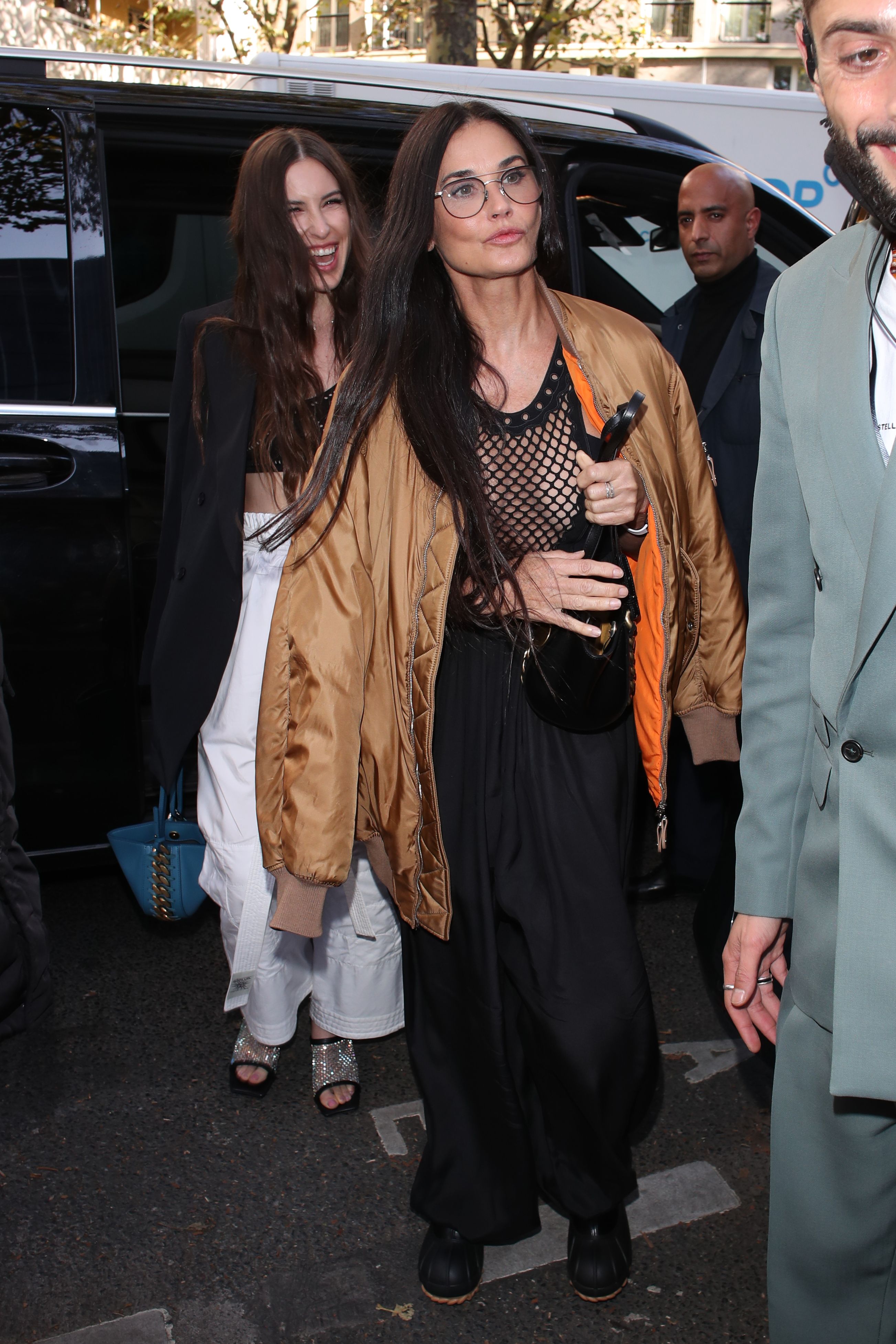 demi-moore-scout-arriving