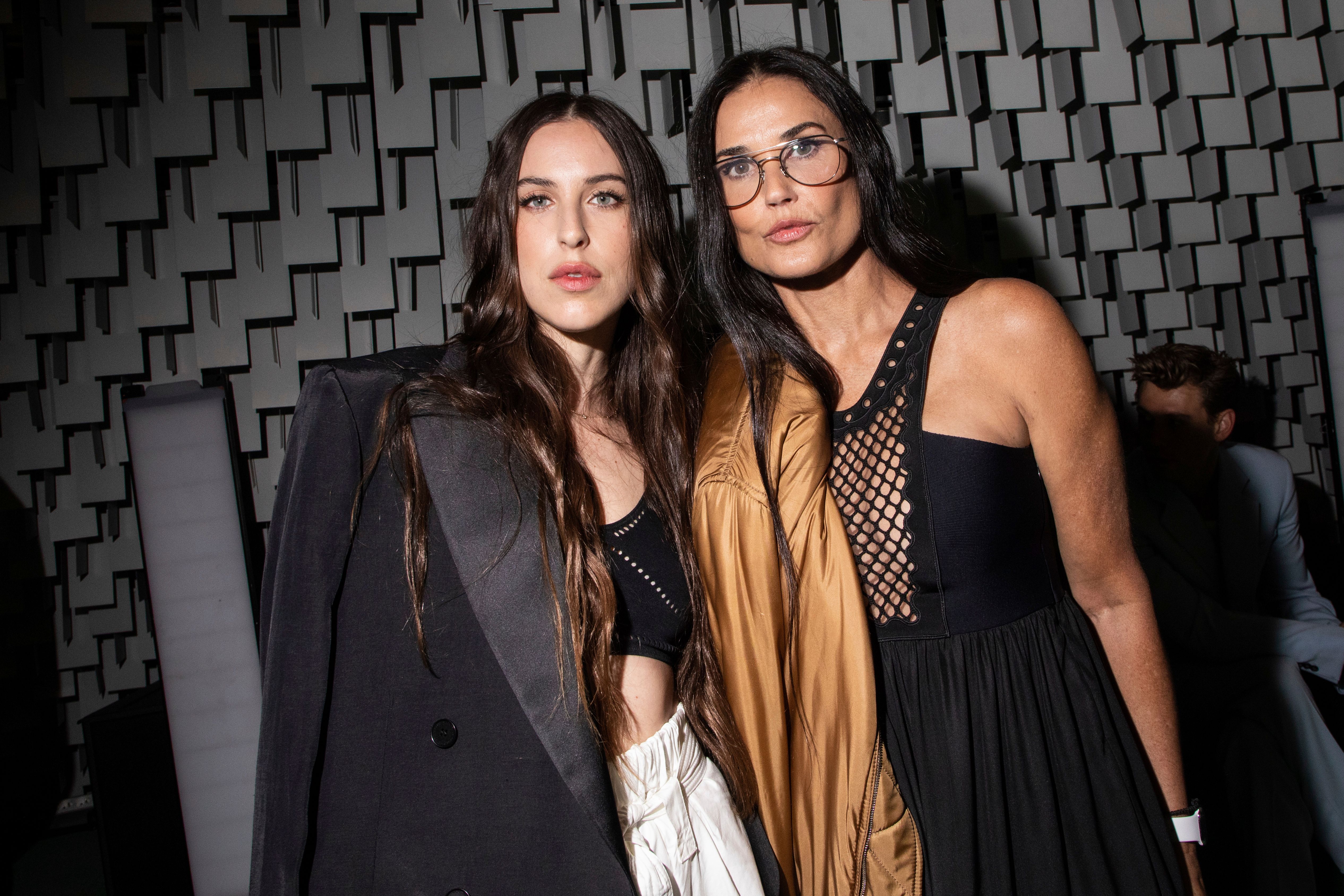 demi-braless-with-scout