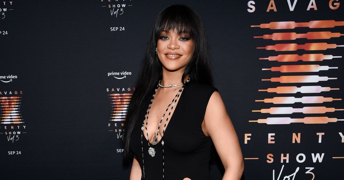 Rihanna Porn Captions Daddy - Rihanna Bares Her Behind in Savage X Fenty Lingerie: Photo