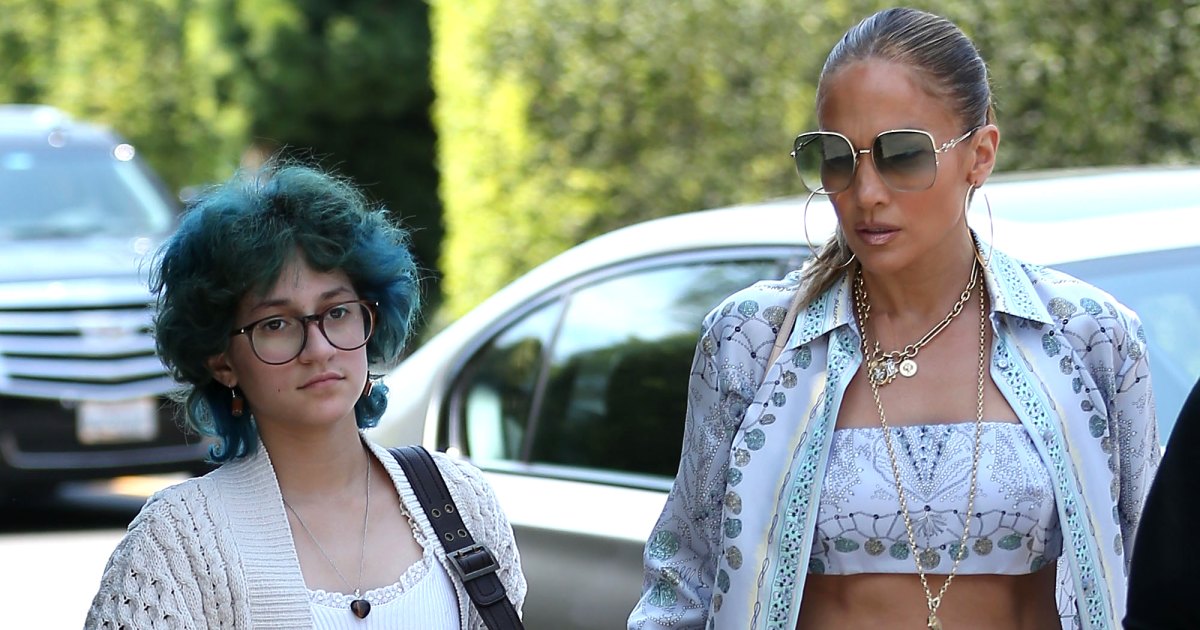 Jennifer Lopez stepped out for some shopping with her girls on