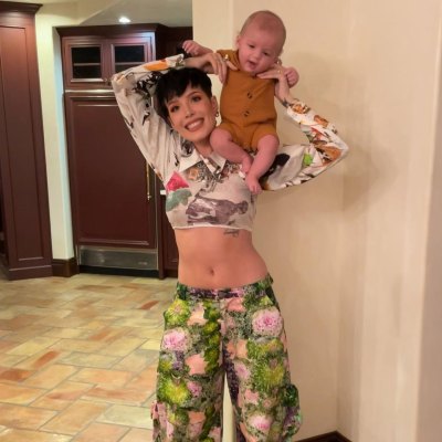 Halsey Flaunts Abs in Photo With Ender 5 Months After Birth