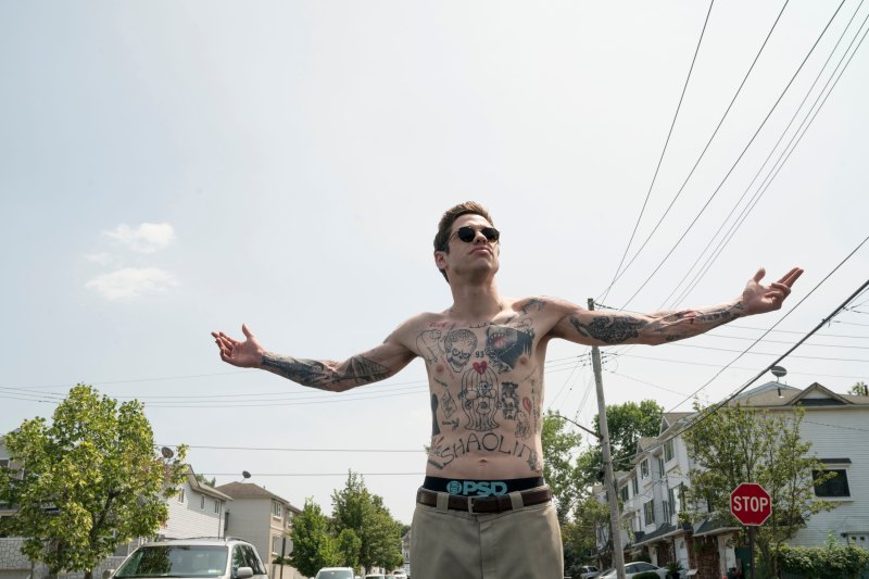 Pete Davidson Shirtless: Photos of Comedian With No Shirt, Tats King of Staten Island