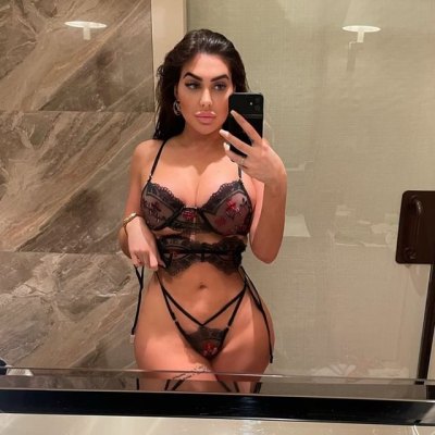 Fans Call Out Geordie Shore’s Chloe Ferry for a Major Photoshop Fail: ‘Extremely Warped!'