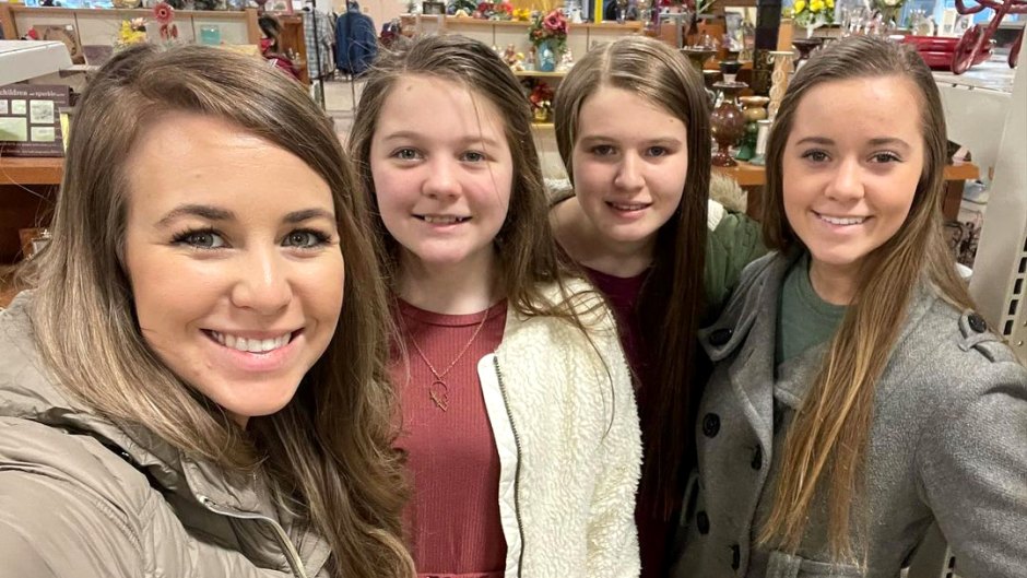 Jana Duggar Enjoys Shopping Trip With Mom, Sisters After Guilty Plea: Photos