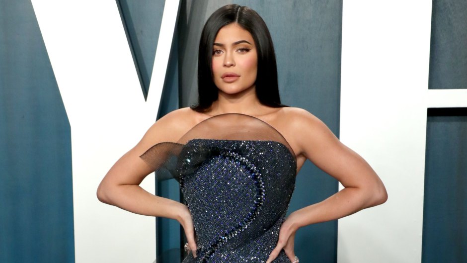 Kylie Jenner Reflects on New Year, Baby Bump Photo