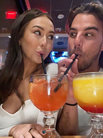 Bachelor-Paradise-Abigail-Heringer-Noah-Erb-Hot-Pics-0001