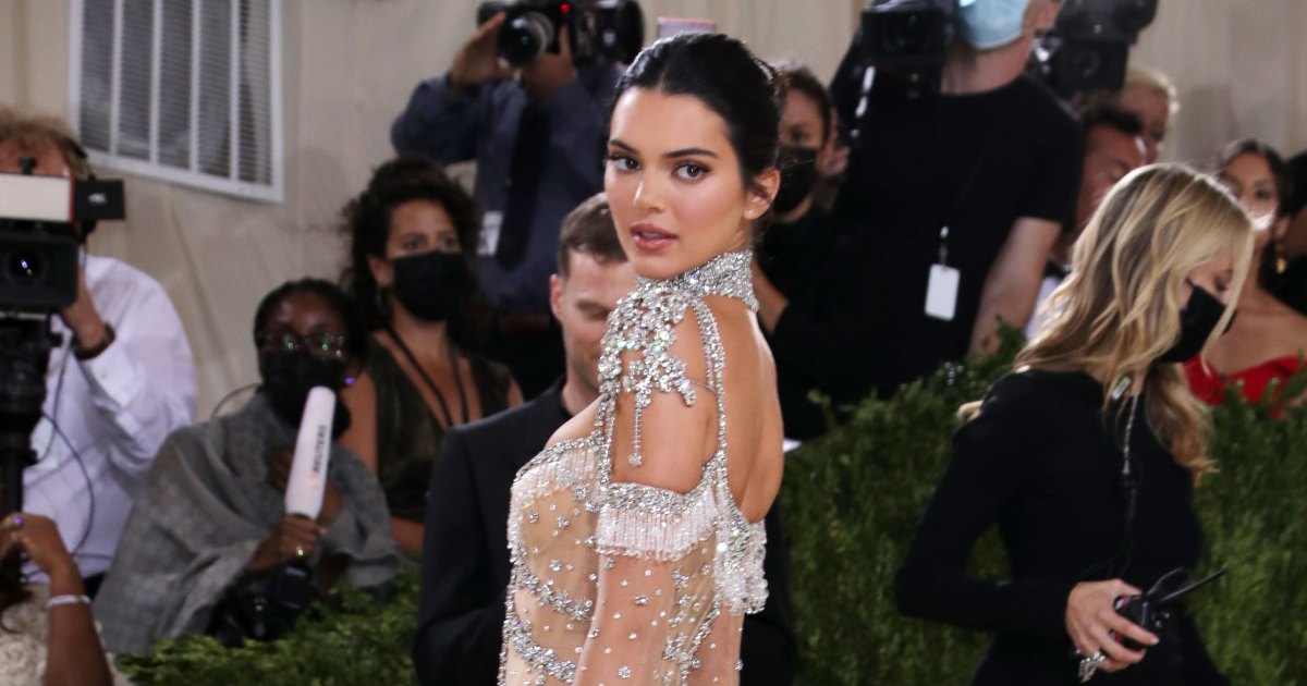 Kendall Jenner cuts a glamorous figure on the Prada runway at Milan Fashion  Week