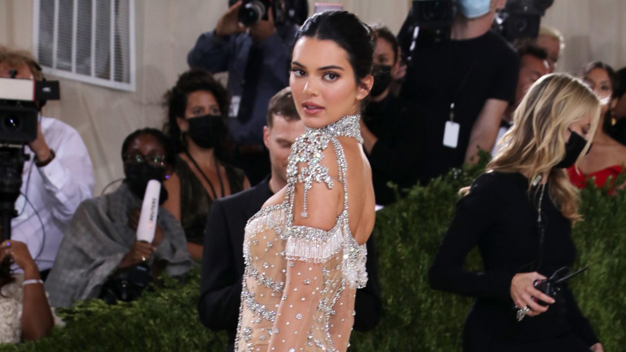 Kendall Jenner Poses Braless in New Selfies: See Photos | Life & Style