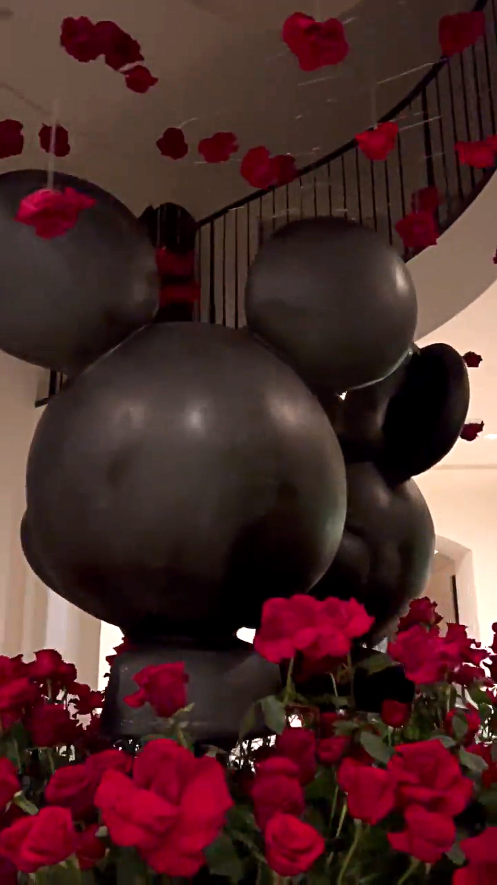 Kourtney Kardashian and Travis Barker's Most Romantic Valentine's Day 2022 Photos