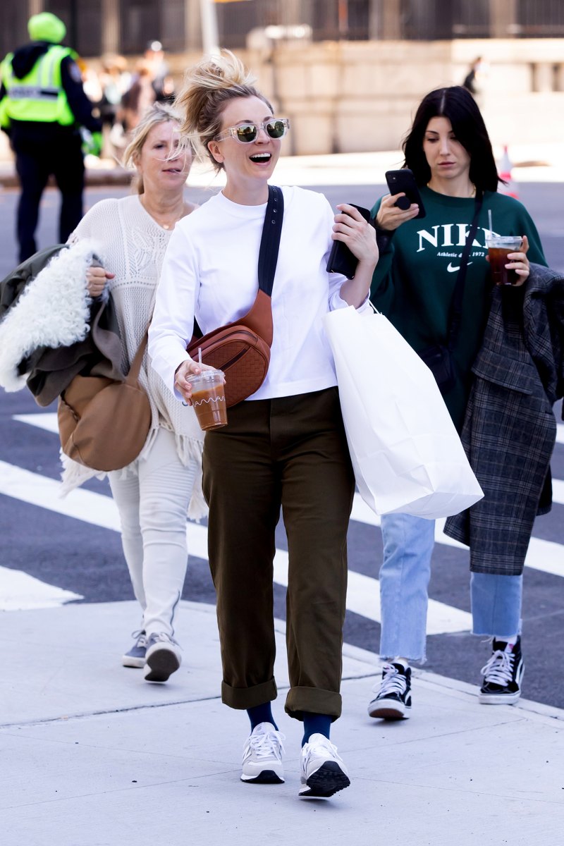 Kaley Cuoco Goes Shopping in NYC With Sister Briana: Photos