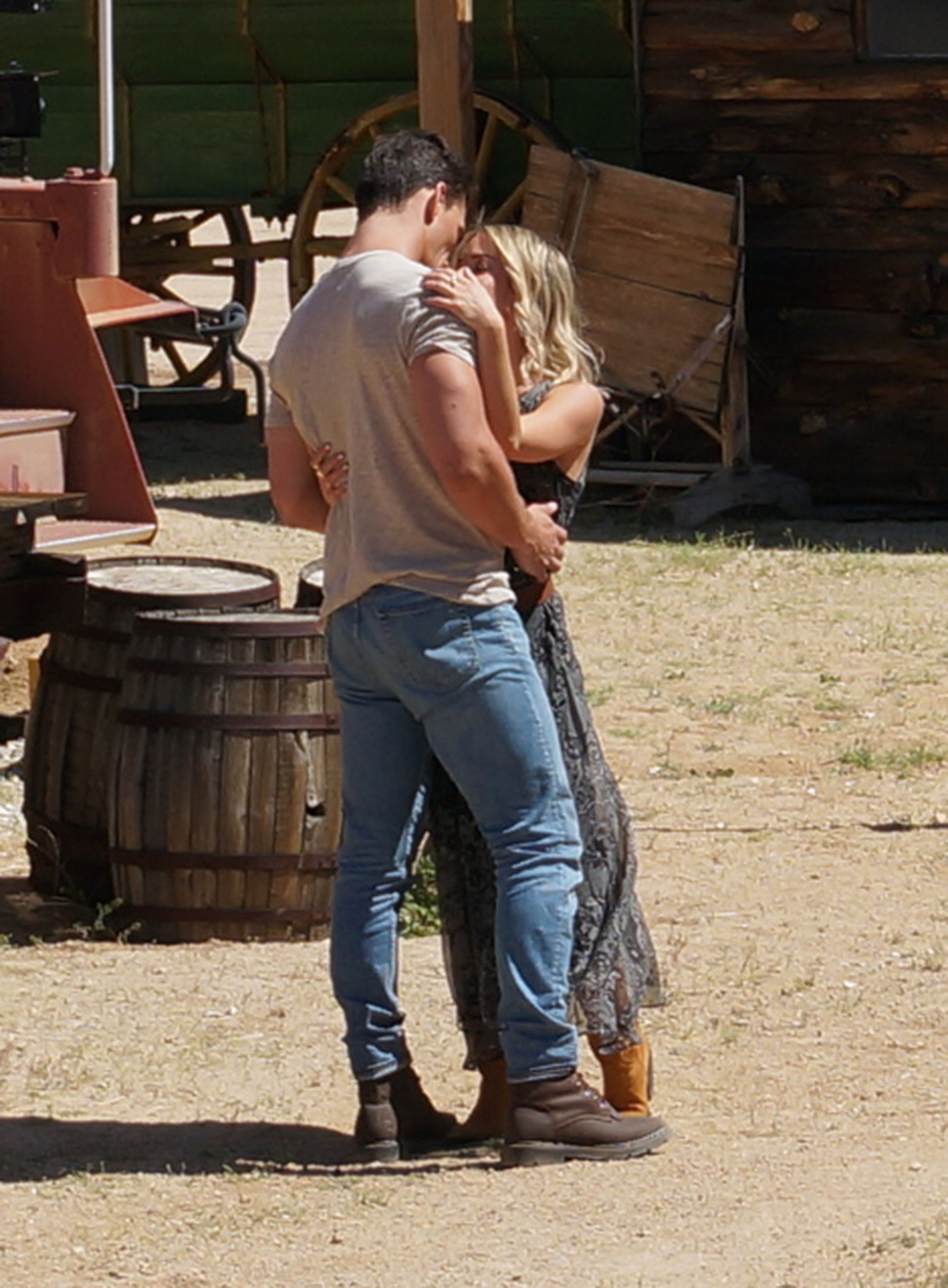 Kristin Cavallari Has Makeout Session With 'Bachelorette' Alum Tyler Cameron During Photo Shoot