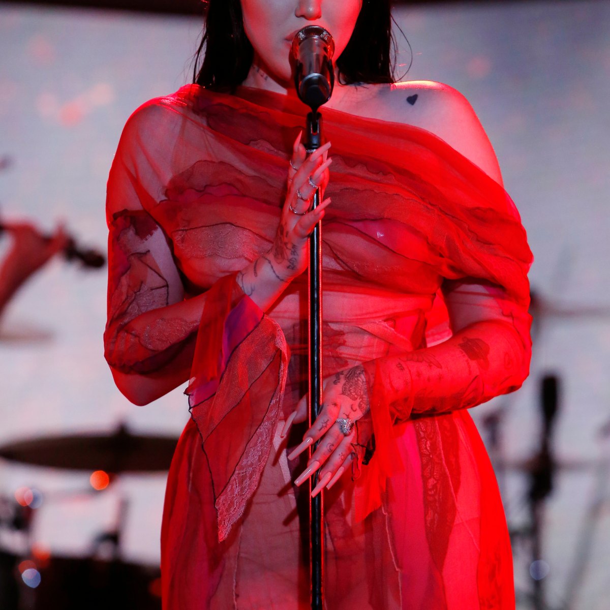 Noah Cyrus Wears Sheer Red Dress on 'Jimmy Kimmel': See Photos | Life & Style Noah Cyrus Wears Sheer Red Dress on 'Jimmy Kimmel': See Photos | Life & Style