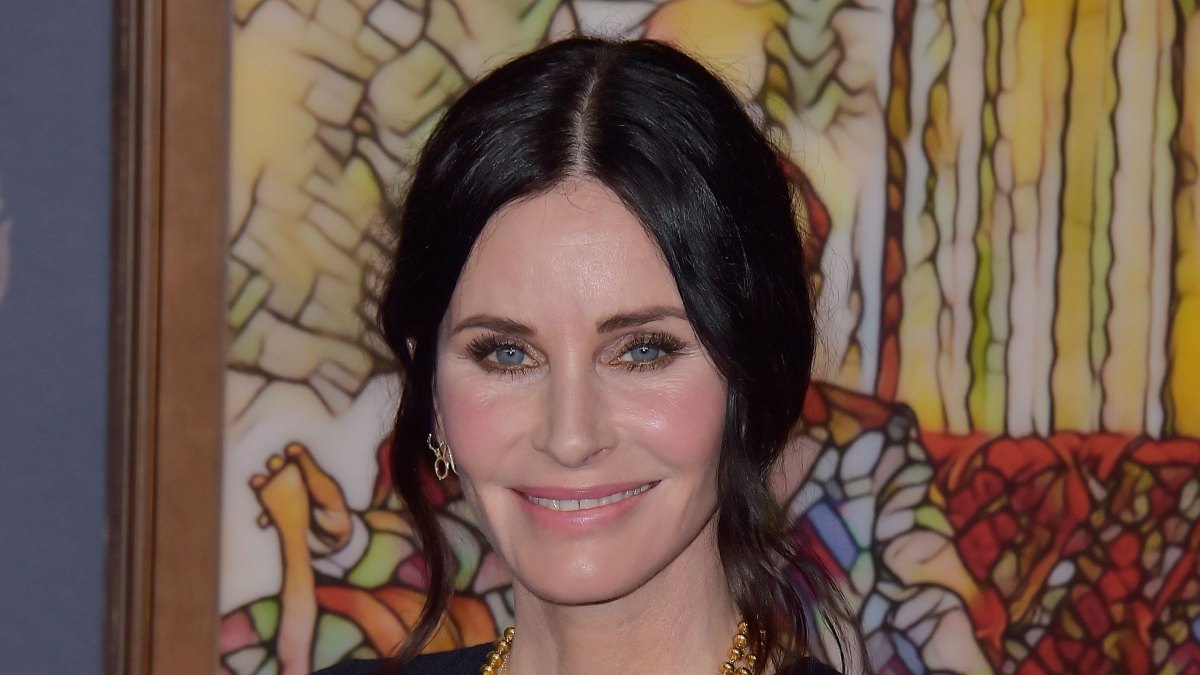 Courteney Cox Isn’t Afraid to Go Au Naturel! See Unfiltered Photos of the Actress With No Makeup