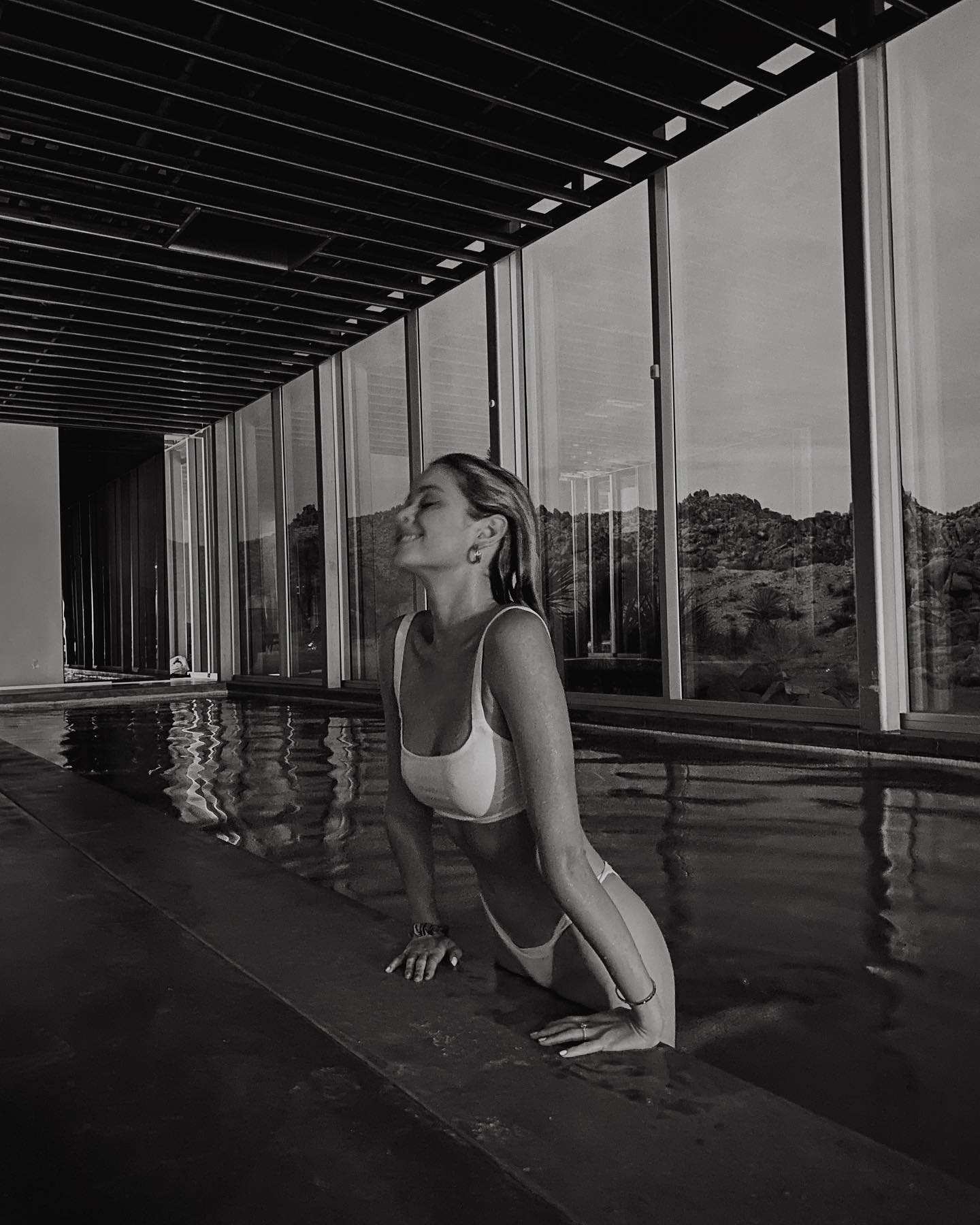 ‘The Bachelor’ Alum Hannah Godwin Looks Stunning in a Swimsuit! See Her Best Bikini Photos