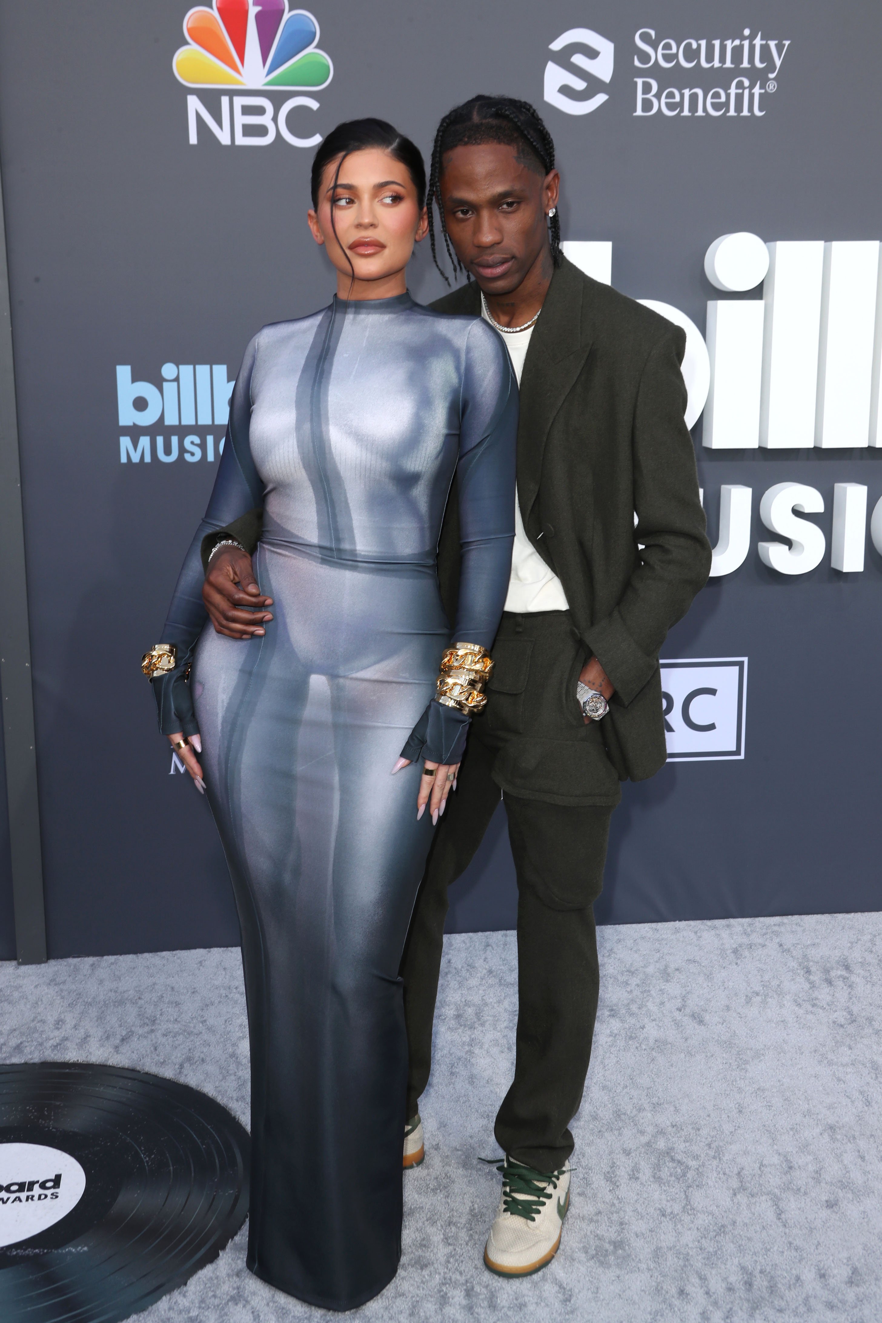Kylie Jenner, Balmain, 2022 Billboard Music Awards, Kylie Jenner Balmain, Kylie Jenner 2022 Billboard Music Awards, Kylie Jenner Travis Scott Billboard Music Awards, Kylie Jenner trompe l'oeil dress, Balmain Fall 2022,