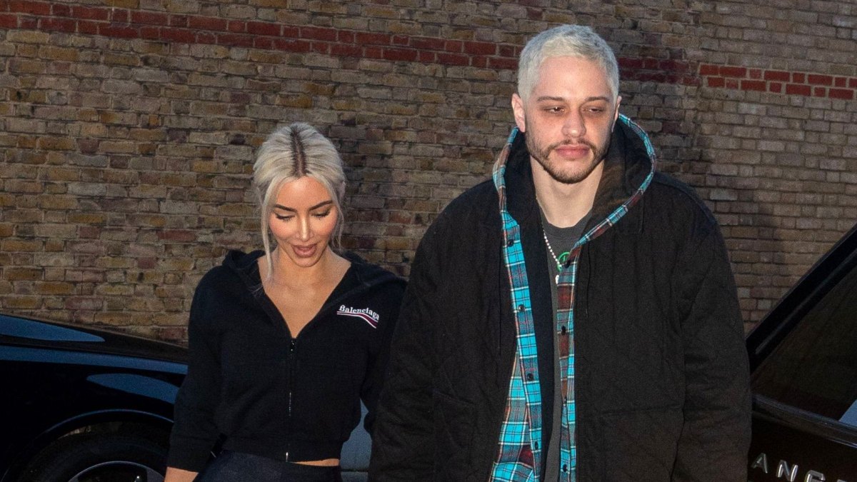 Kim Kardashian and Pete Davidson Hold Hands in London: Photos 4