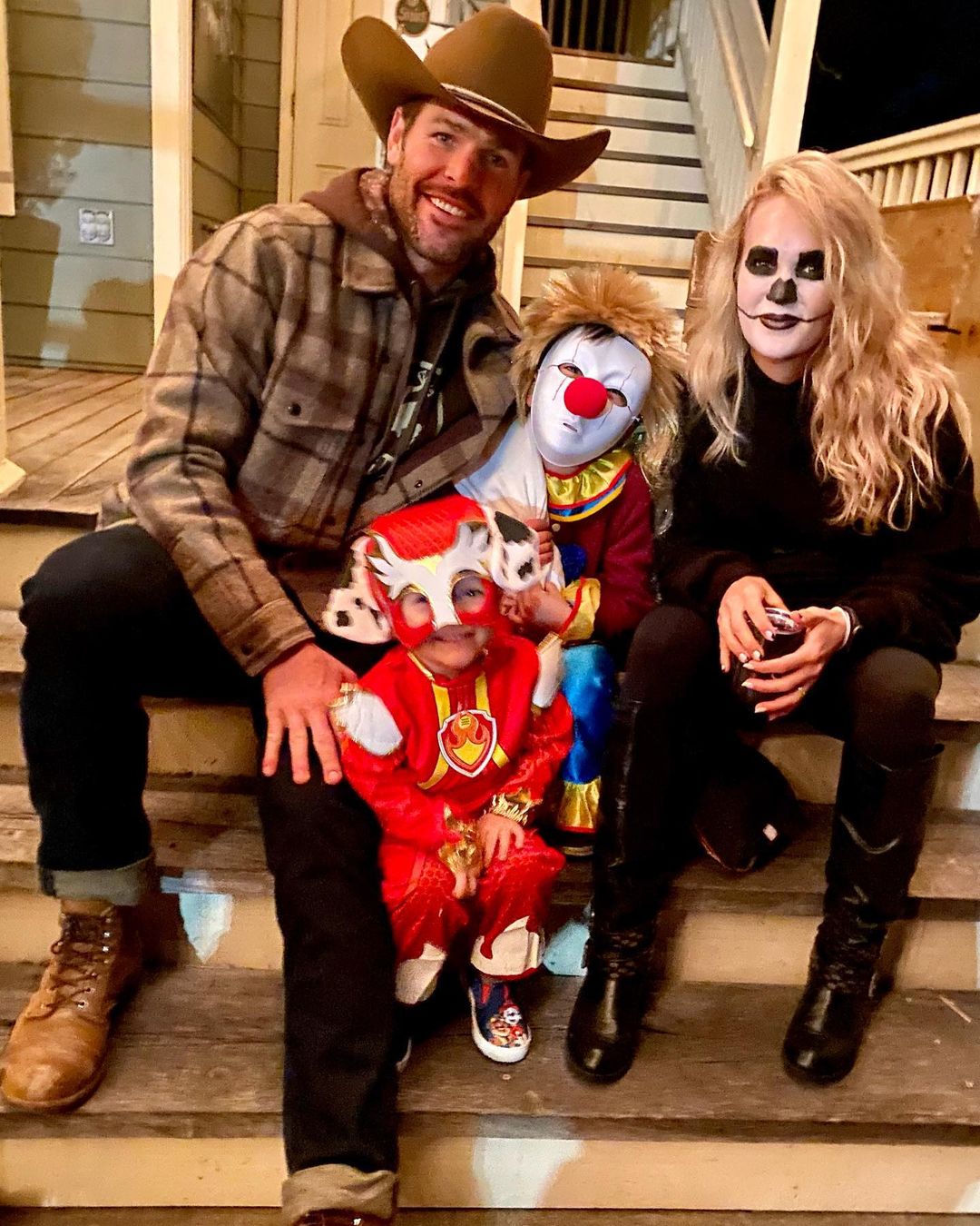 Carrie Underwood Mike Fisher Sons