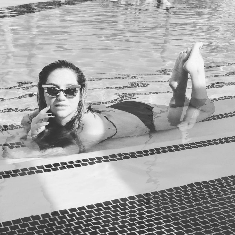 Kesha Bikini Photos: The Singer’s Sexiest Swimsuit Pictures