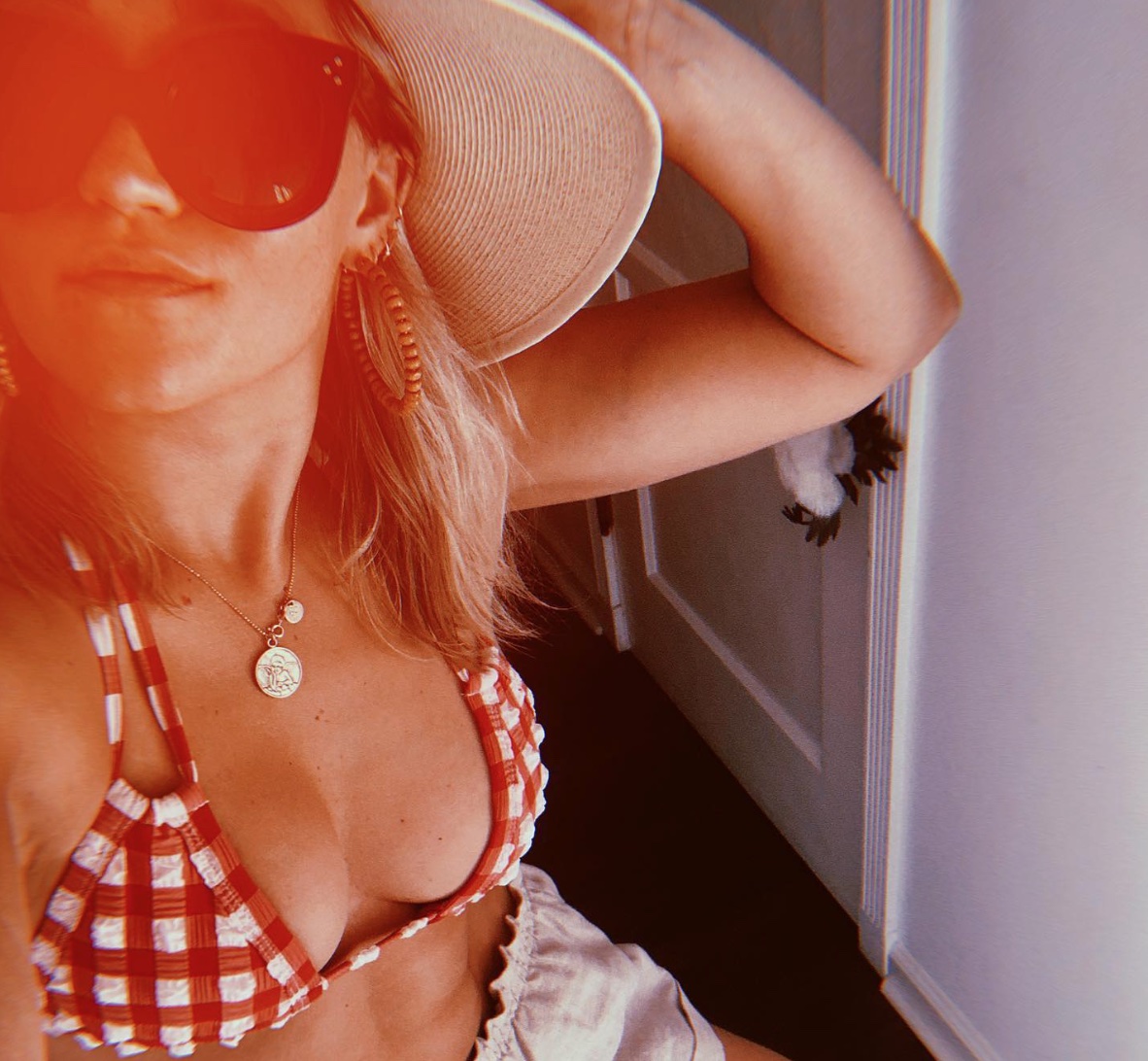 Emily Osment Bikini Pictures Actress Sexiest Swimsuit Photos Life emily-osment-bikini-pictures-actress-sexiest-swimsuit-photos-life
