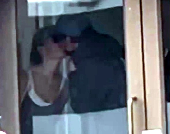 HARRY STYLES OLIVIA WILDE KISS GYM NYC