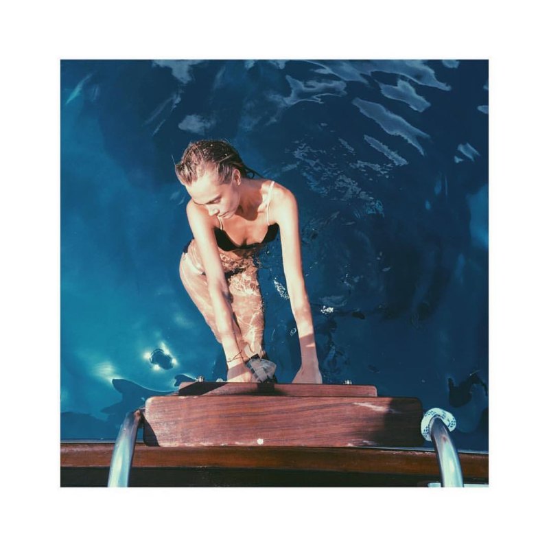 Cara Delevingne Bikini Pictures: Her Sexiest Swimsuit Photos