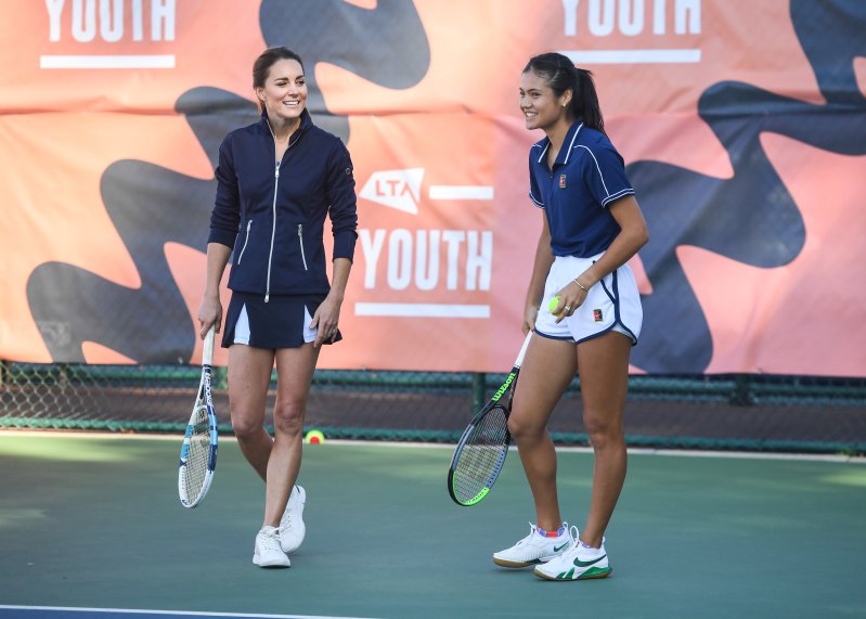 Kate Middleton in Workout Clothes, Athleisure Outfits: Photos