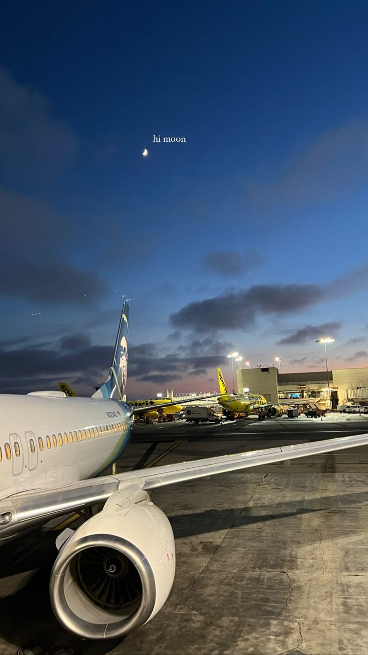 Kourtney Kardashian Shows Private Suite at Airport: Photos