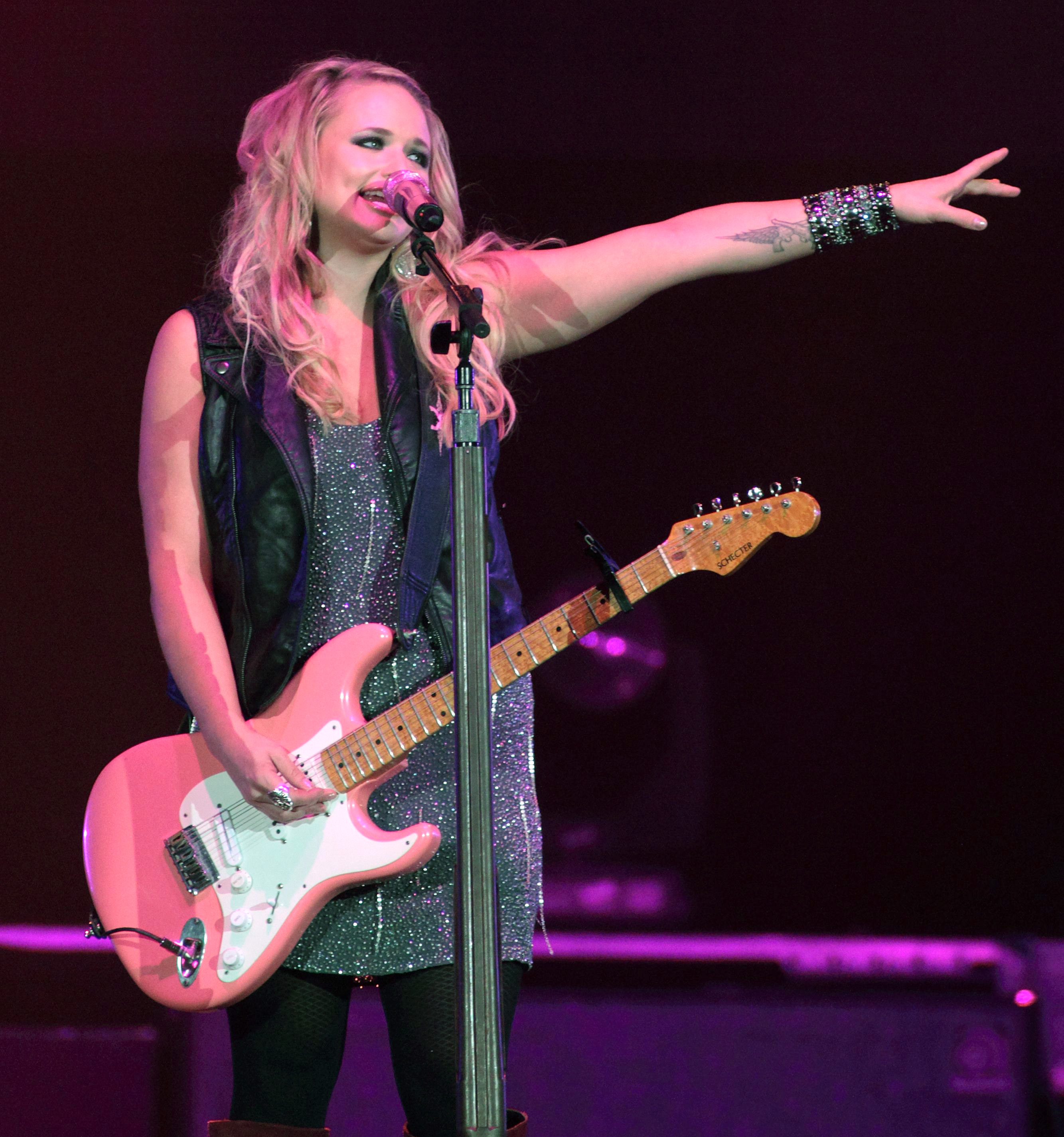 Miranda Lambert Tattoo Designs: Meanings, Photos of Tattoos