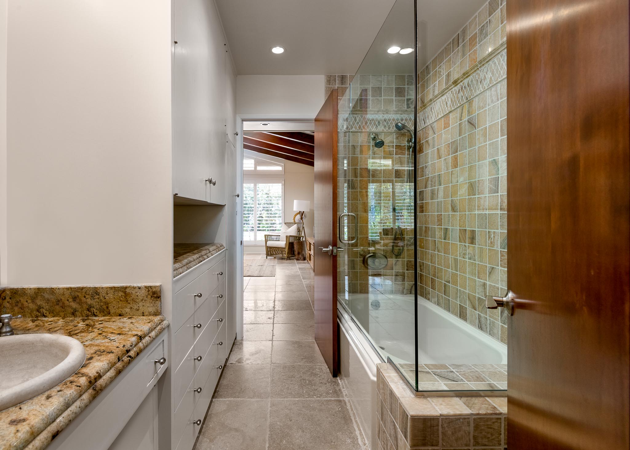 Kourtney Kardashian, Travis Barker Santa Barbara Home: Photos