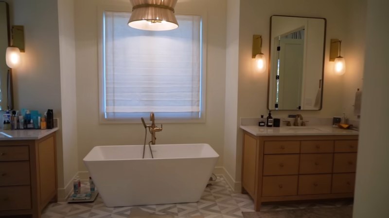 Shawn Johnson Home Tour Photos of Her Stunning New House 6
