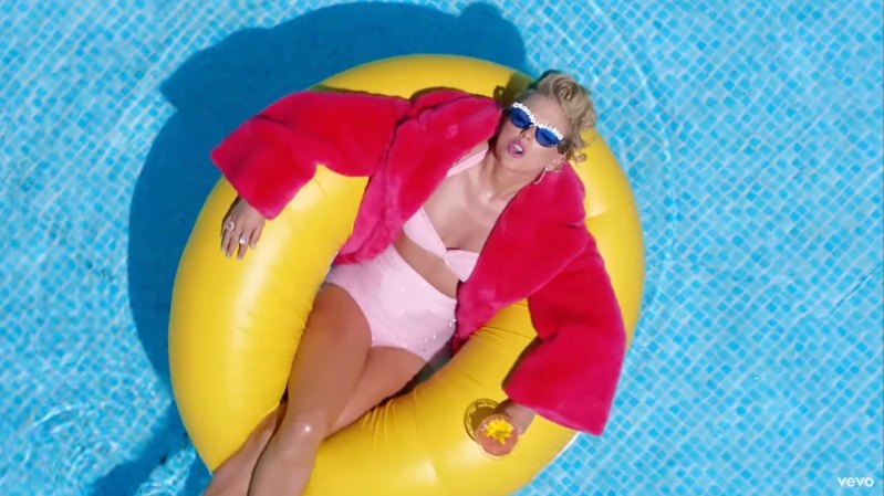 No 'Snow on the Beach' Here, Just Taylor Swift in a Bikini! See the Singer's Rare Bathing Suit Photos