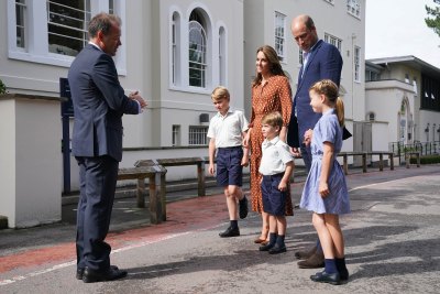 Kate Middleton Shows Kensington Palace Amid Move: Photo