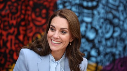 Kate Middleton Shows Kensington Palace Amid Move: Photo