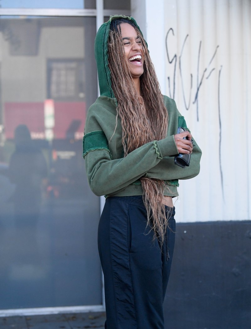Malia and Sasha Obama Go Out Together in L.A.: Photos