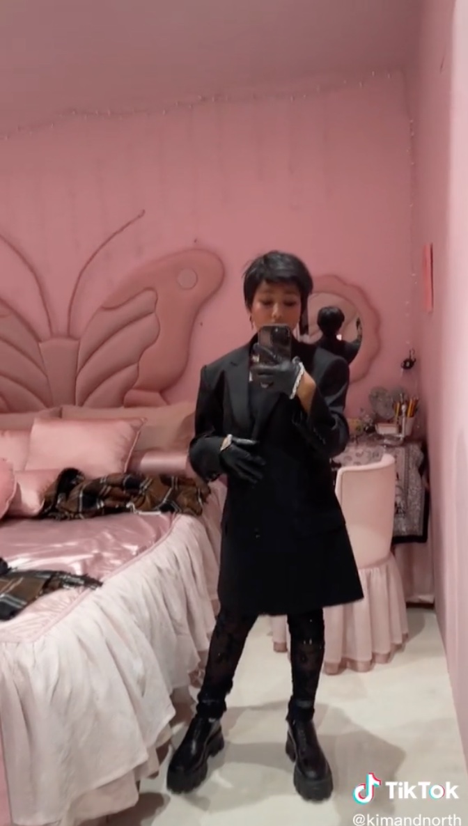 Kris Jenner Enjoys Fun Lookalike Costume Birthday Party With the Kardashians! See Photos