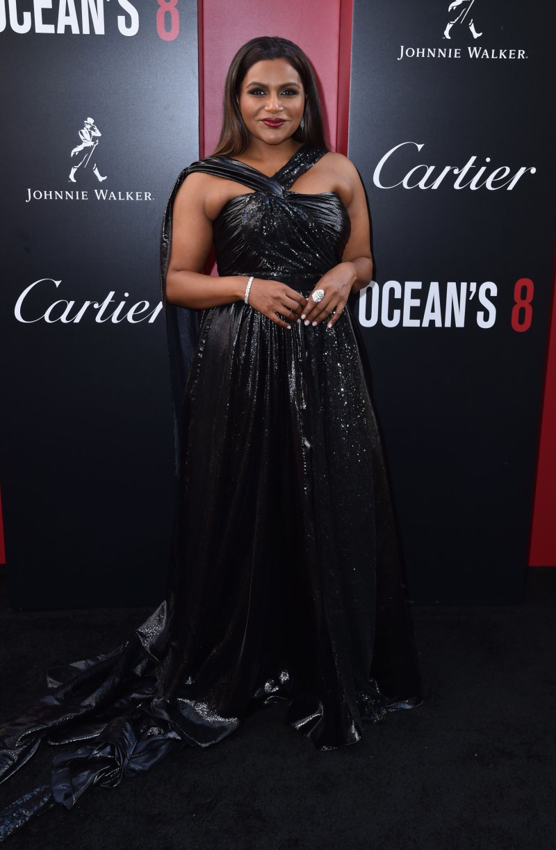 Mindy Kaling Braless Outfits: Photos Without a Bra