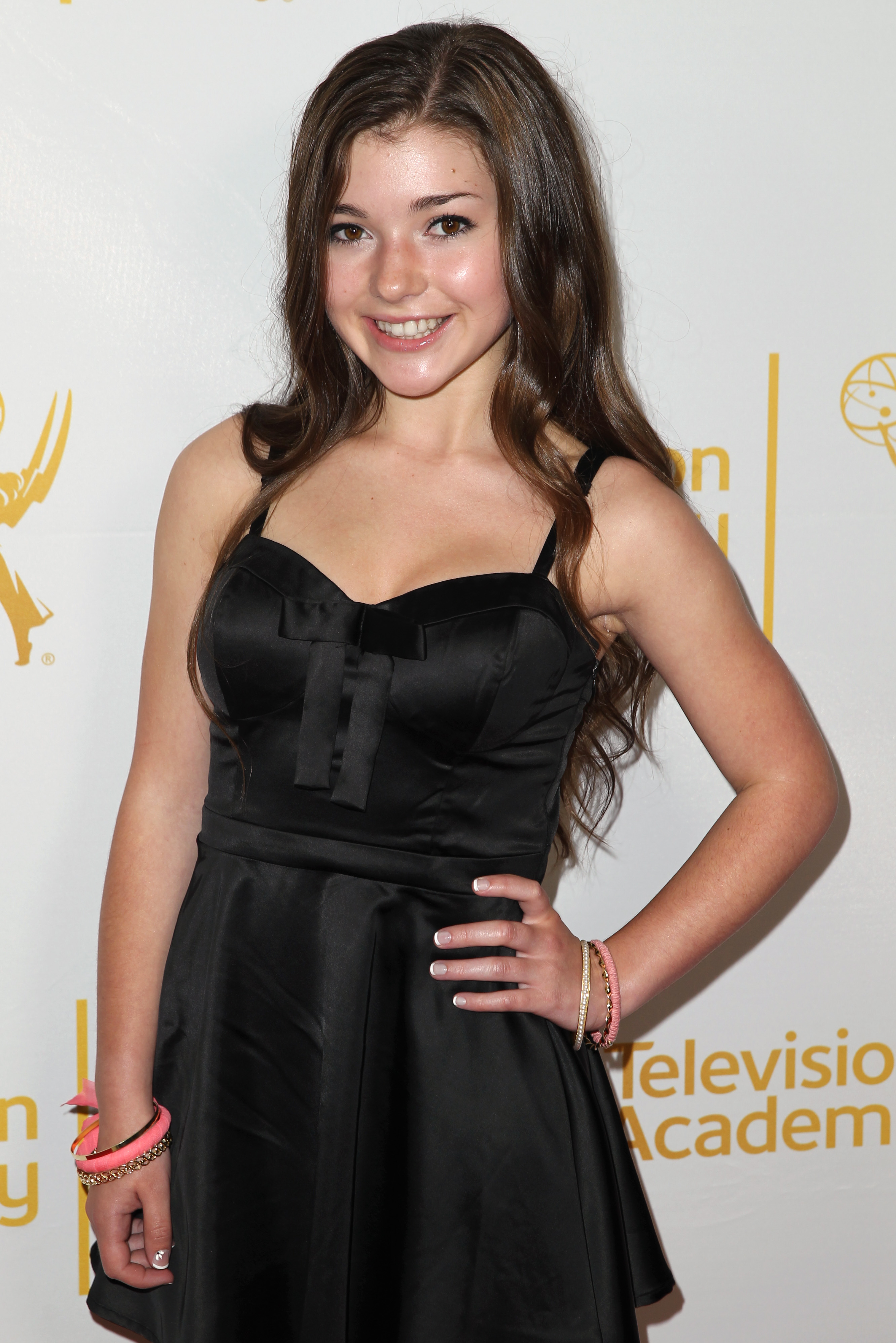 ‘Ginny & Georgia’ Cast Net Worths: Actors’ Fortunes