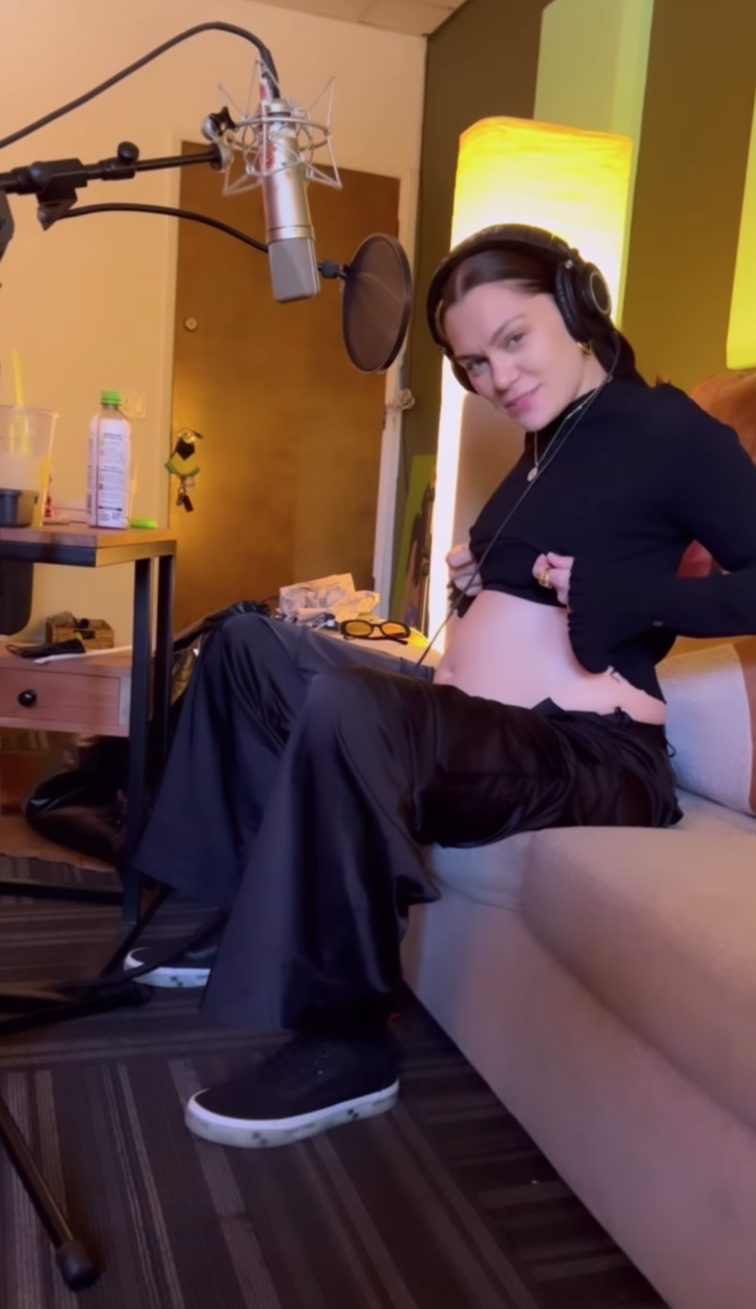 Jessie J Baby Bump Photos: See the Singer's Precious Pregnancy Pictures of Baby No. 1